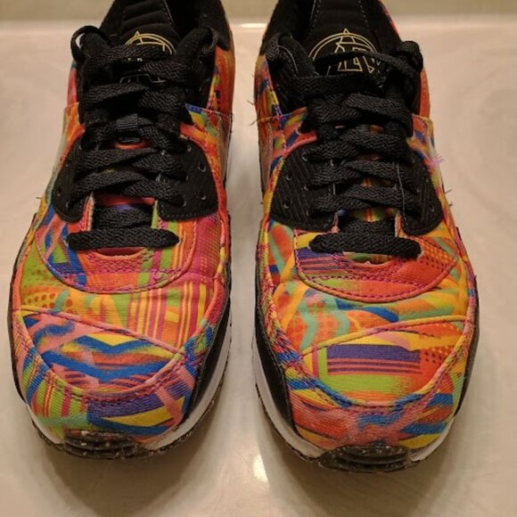 Nike Air Max 90's "Familia" - Picture 11 of 16